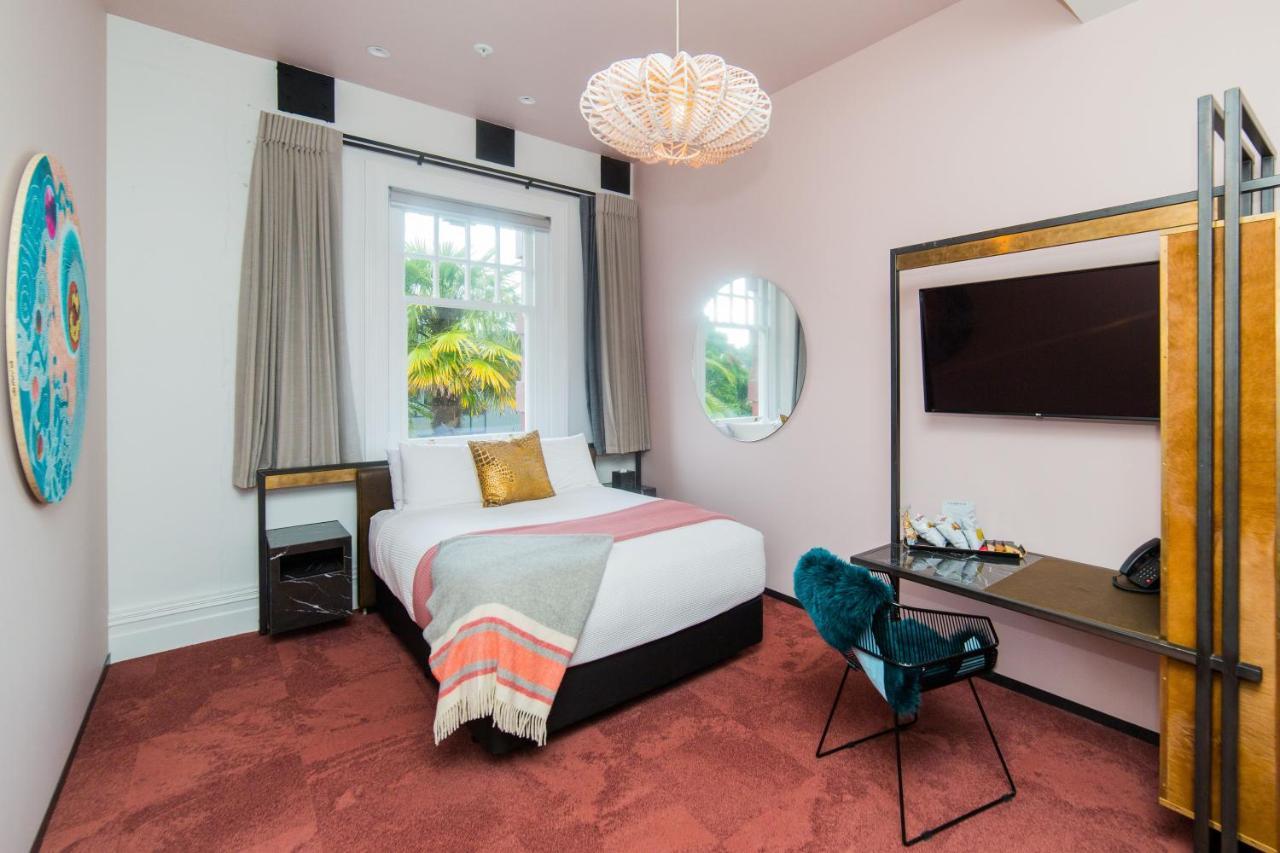 Clarence Boutique Hotel Tauranga Exterior photo
