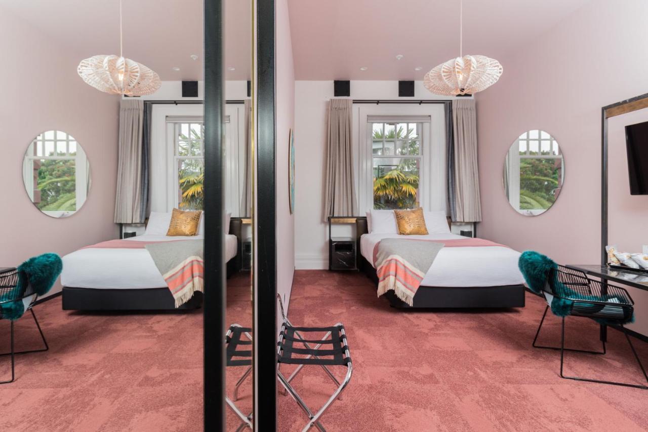 Clarence Boutique Hotel Tauranga Exterior photo